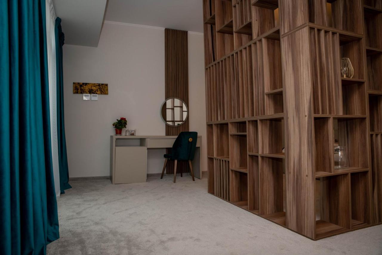 Unique Garden Hotel Braiła Zewnętrze zdjęcie