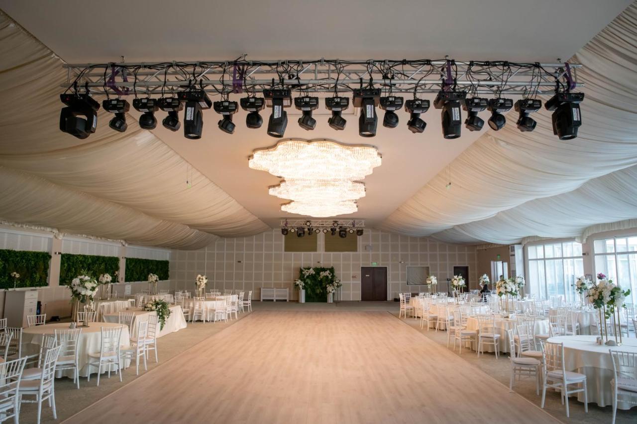 Unique Garden Hotel Braiła Zewnętrze zdjęcie