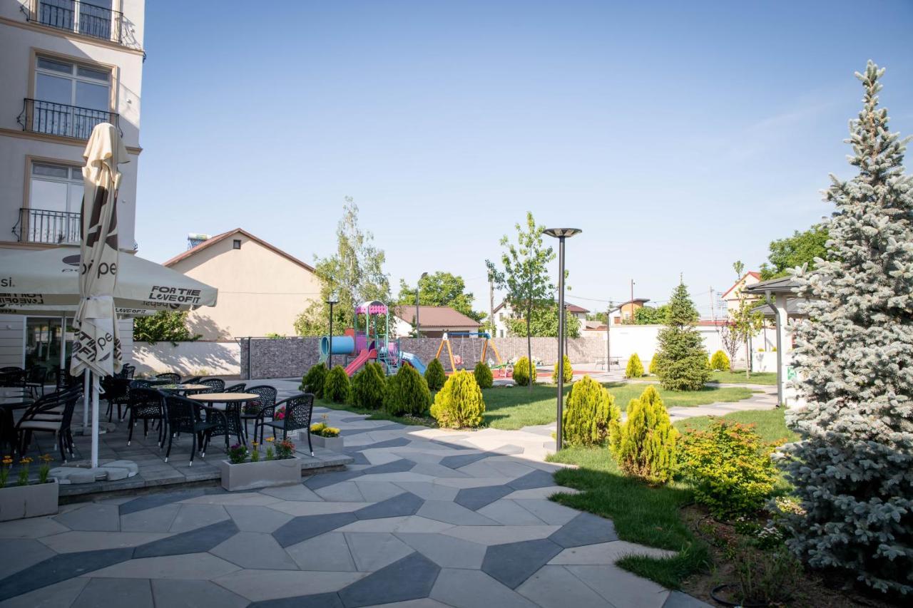 Unique Garden Hotel Braiła Zewnętrze zdjęcie