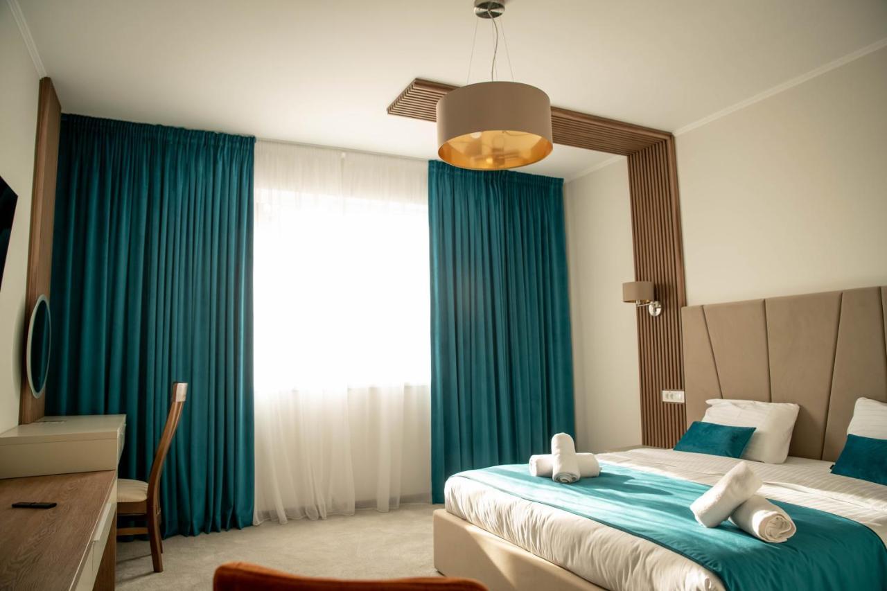 Unique Garden Hotel Braiła Zewnętrze zdjęcie